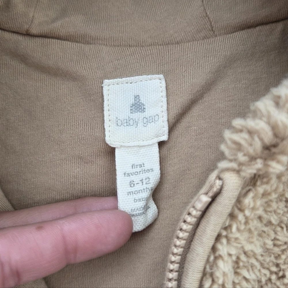 Baby GAP Cozy Teddy Fleece Hooded One-Piece in Tan Size 6-12 Months